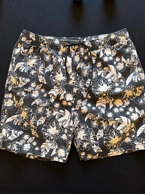 Zanerobe Black Shorts with White Floral Print - M